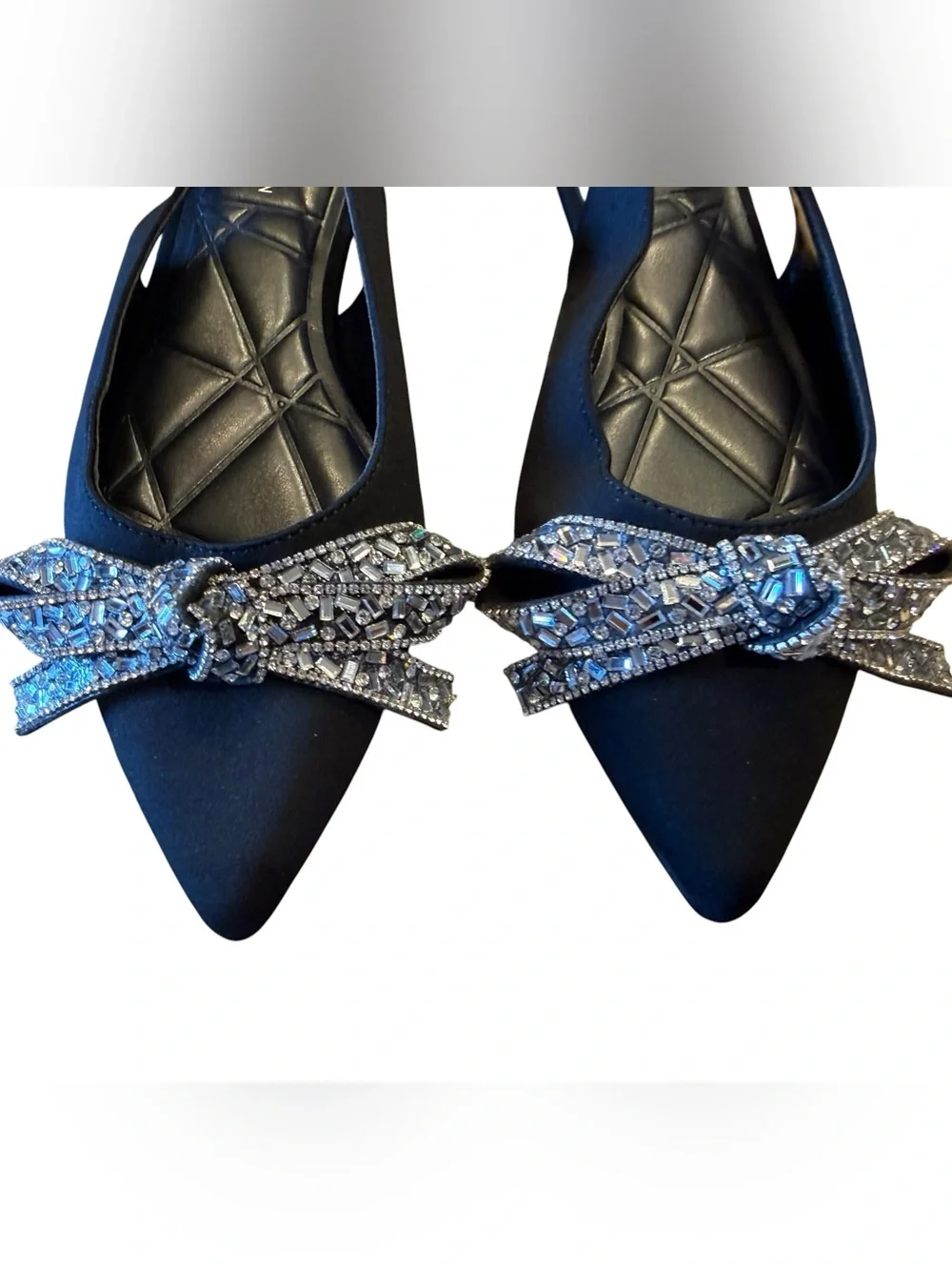 BCBGeneration Black Pointed Slingback Flats with Crystal Bow Womens Size 7 NWOT